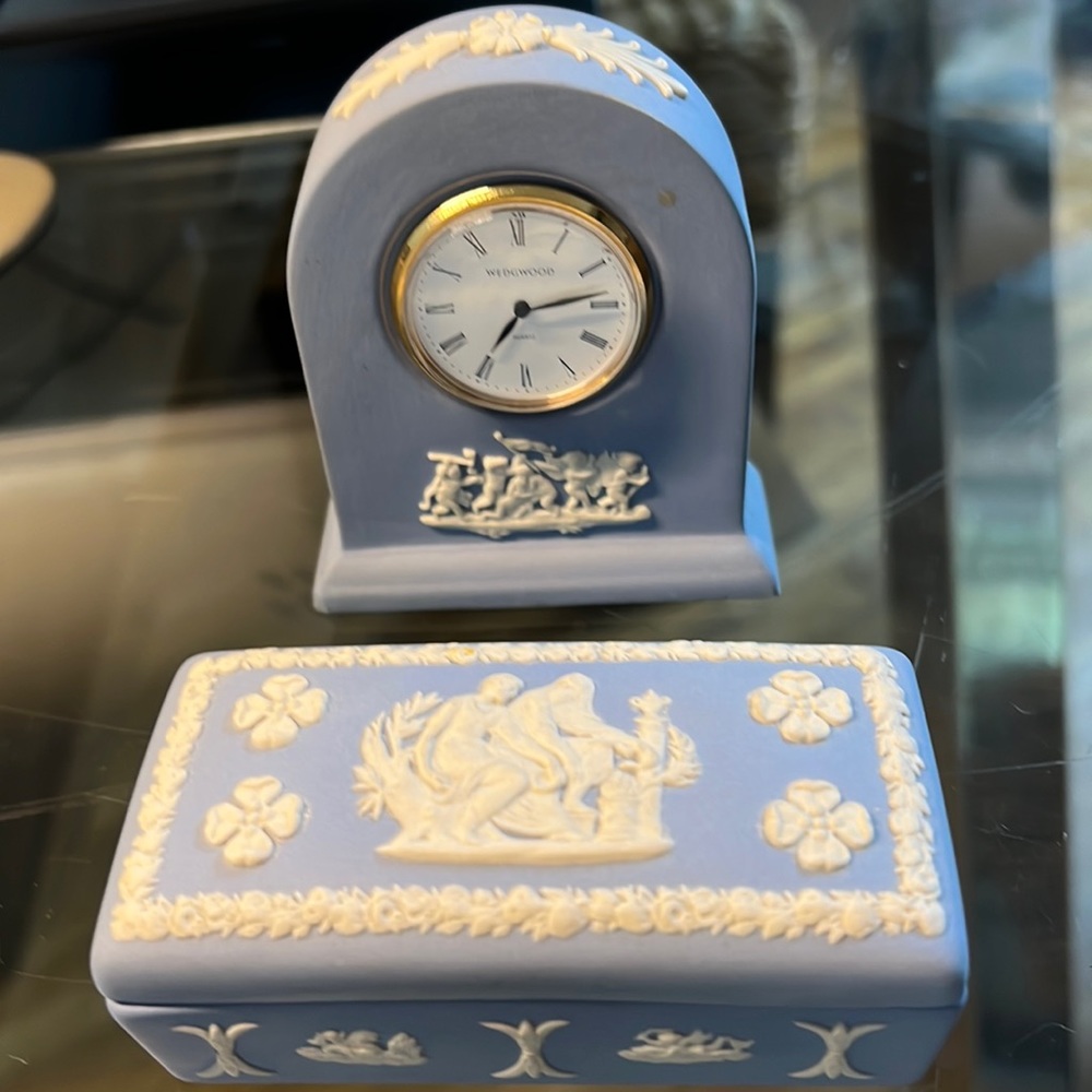 Wedgwood art box and clock blue and white
